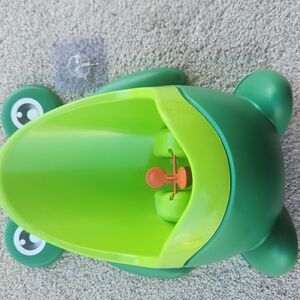 Green Frog Kids Potty Urinal